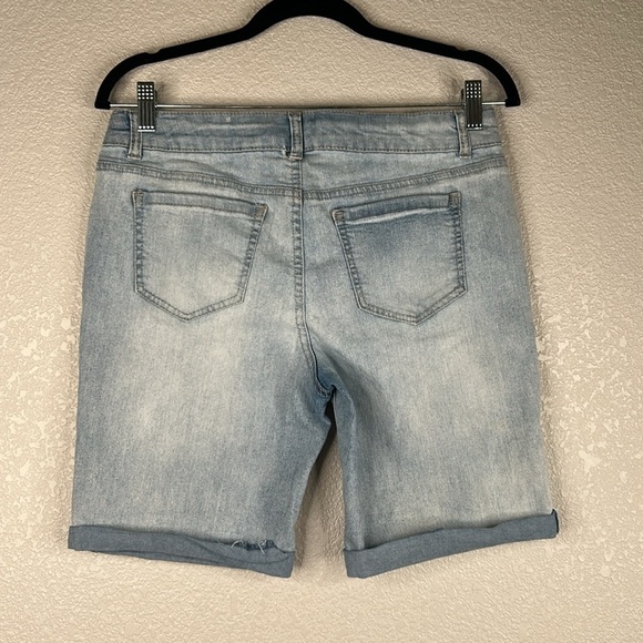 Arizona Jean Co. Light Wash Casual Classic Bermuda Jean Shorts Size 16 1/2 Plus - Picture 4 of 6